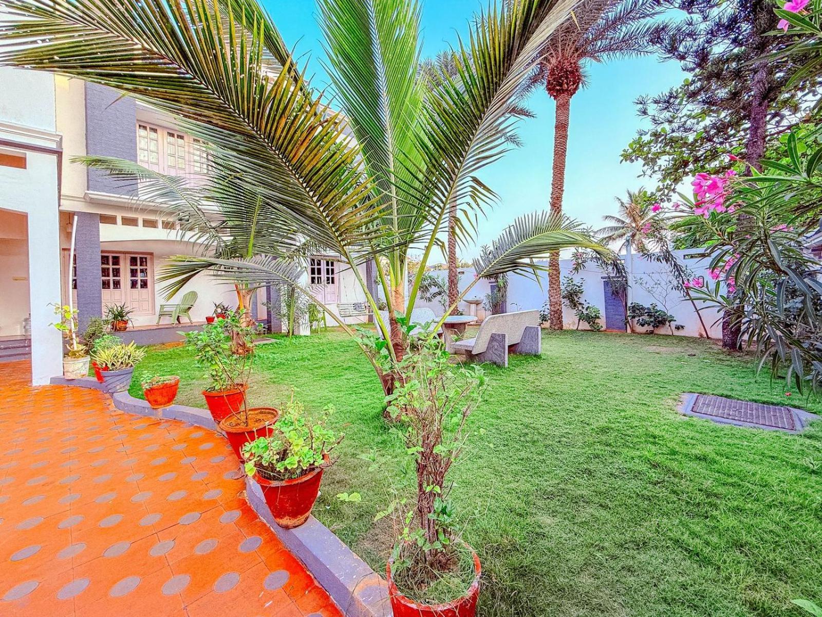 Marvel Times Beach House Ченнаи Экстерьер фото